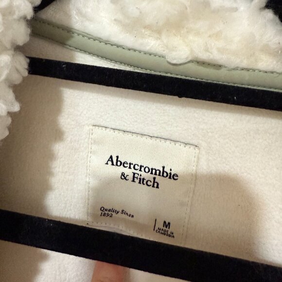 🤍🌿 Abercrombie& Fitch Full-Zip Utility White Sherpa Jacket Size M 🤍🌿 - Picture 5 of 16